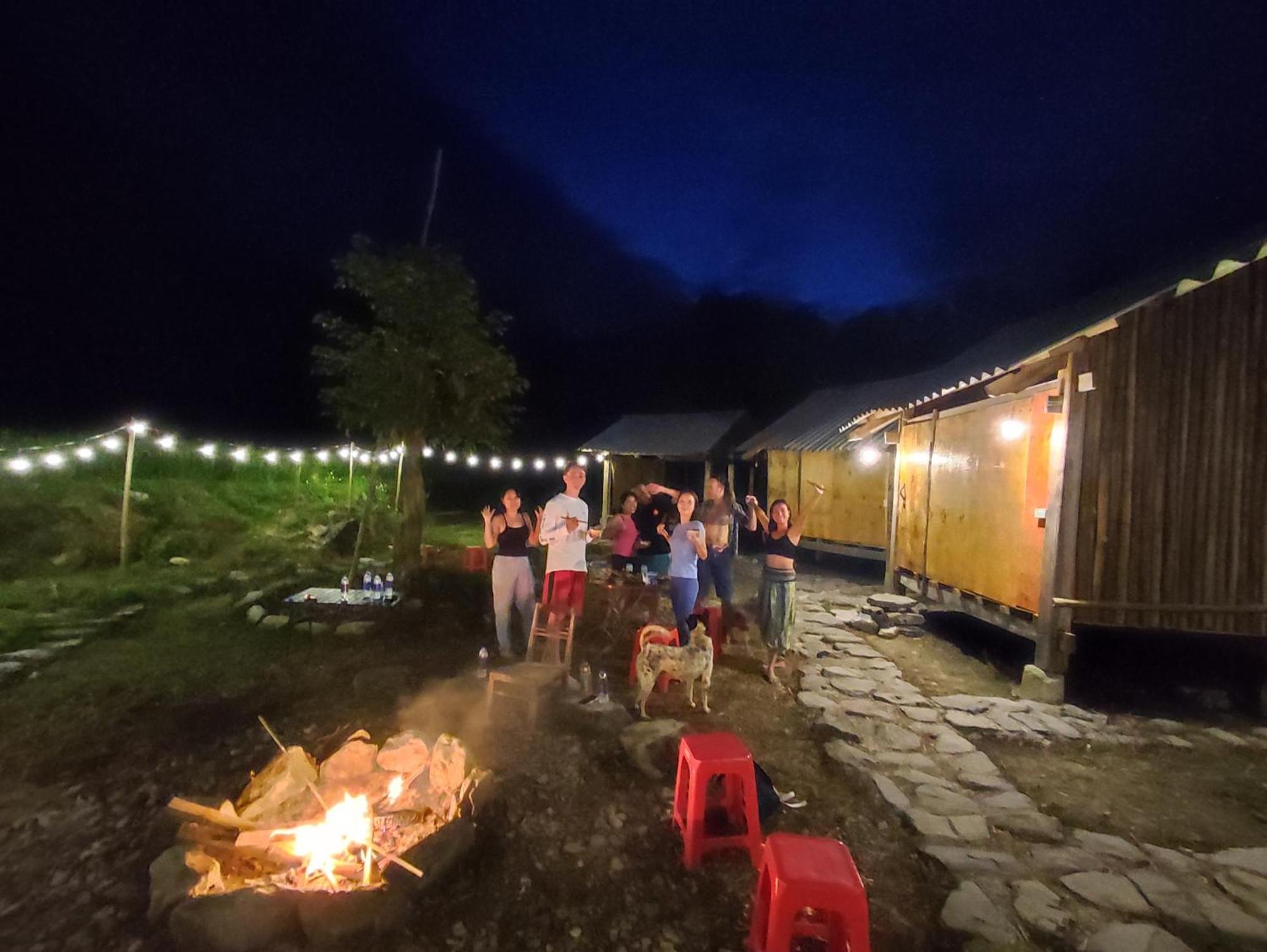Lung Muoi Homestay Na Giao Экстерьер фото